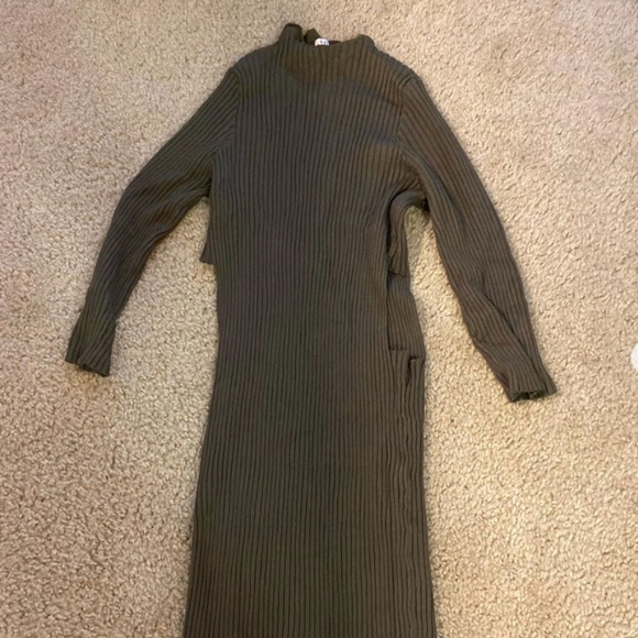 Dress - Picture 1 of 1